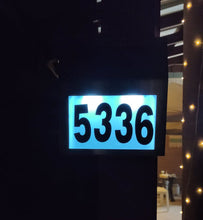 Încarcă imaginea în vizualizatorul Galerie, NOU - Numar De Casa Cu Incarcare Solara, Iluminare LED, Aprindere Automata