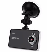 Încarcă imaginea în vizualizatorul Galerie, NOU - Camera Video Auto, DVR, Full HD 1080p, Ecran 2.4 inch + Card 32 GB CADOU