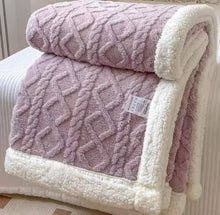 Încarcă imaginea în vizualizatorul Galerie, NOU - MODEL NOU: Patura Cocolino Groasa Dubla, Super Soft, Tip Tricotaj, cu Blanita, 200 x 230 cm
