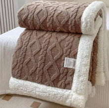 Încarcă imaginea în vizualizatorul Galerie, NOU - MODEL NOU: Patura Cocolino Groasa Dubla, Super Soft, Tip Tricotaj, cu Blanita, 200 x 230 cm