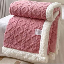 Încarcă imaginea în vizualizatorul Galerie, NOU - MODEL NOU: Patura Cocolino Groasa Dubla, Super Soft, Tip Tricotaj, cu Blanita, 200 x 230 cm