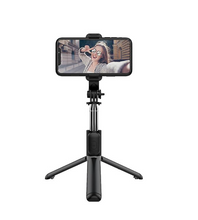 Încarcă imaginea în vizualizatorul Galerie, - Q02 Wireless Bluetooth Selfie Stick pliabil Mini trepied obturator de control de la