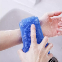 Încarcă imaginea în vizualizatorul Galerie, NOU:Perie de spălarea spatelui din silicon - verde