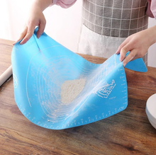 Încarcă imaginea în vizualizatorul Galerie, Covoras antiaderent din silicon pentru framantarea aluatului