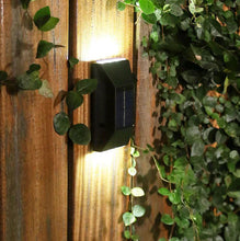 Încarcă imaginea în vizualizatorul Galerie, NOU - Set 2 Lampi Solare De Perete, 6 LED-uri Puternice si Senzor Crepuscular, Rezistente la Intemperii

