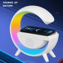 Încarcă imaginea în vizualizatorul Galerie, NOU - Statie 3 in 1 cu Lumina Ambientala RGB, Boxa Bluetooth si Incarcare Wireless Pentru Telefon, Alb
